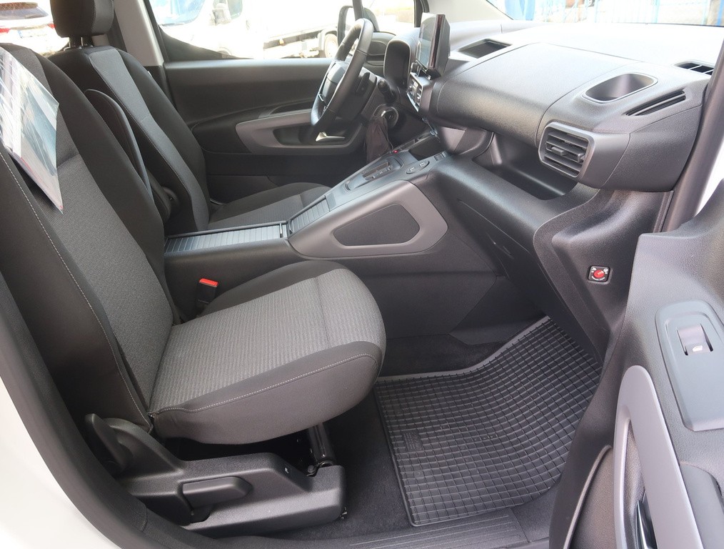 Toyota ProAce City Verso Family 1.5 D-4D Toyota Proace City Verso, Long