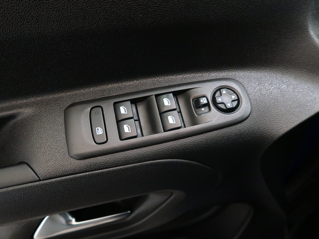 Opel Combo 1.2 Turbo Automat, Serv.kniha, Navigácia