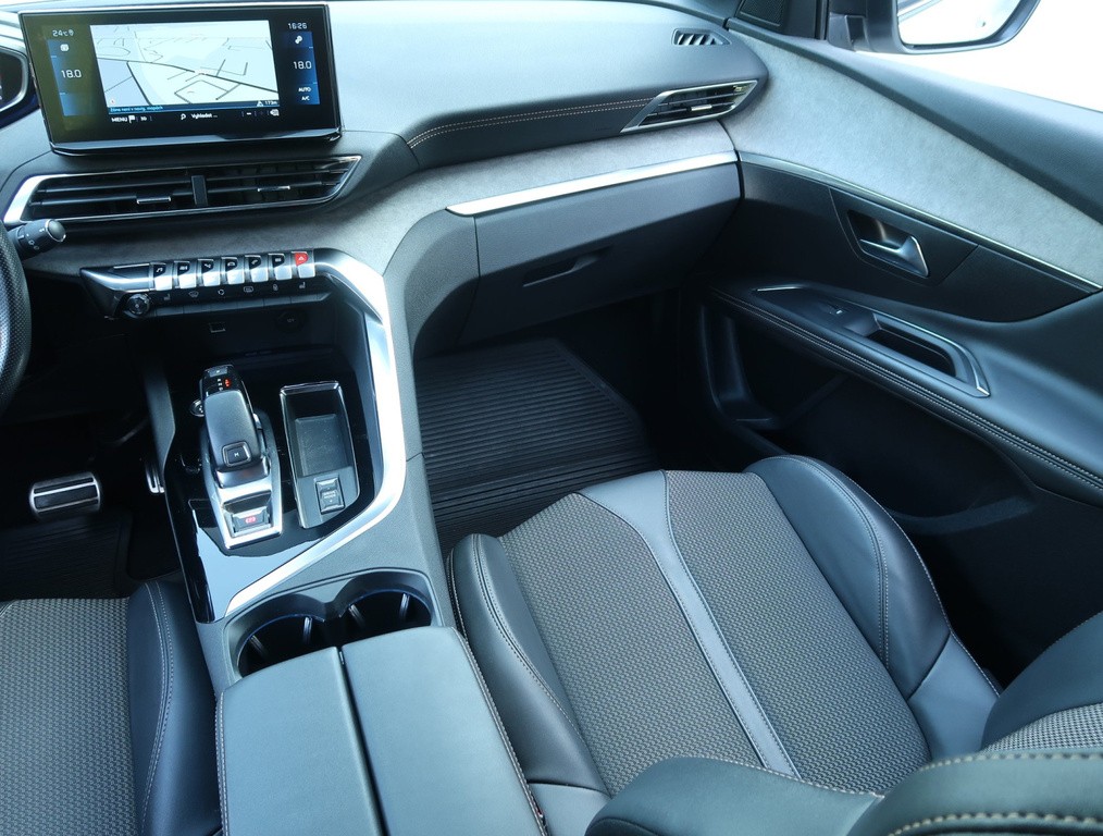 Peugeot 3008 1.2 PureTech 1MAJ,AUTOMAT