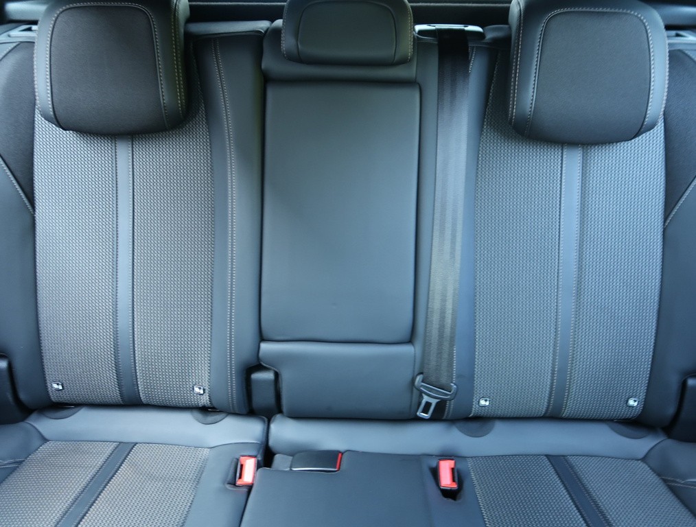 Peugeot 3008 1.2 PureTech 1MAJ,AUTOMAT
