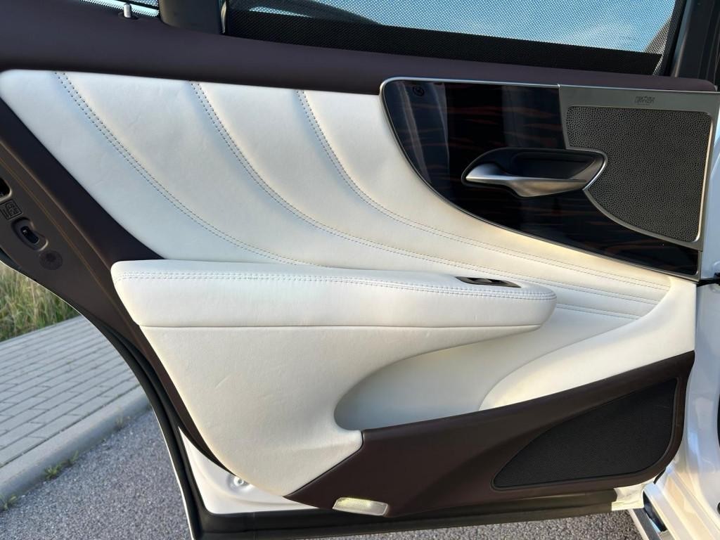 Lexus LS 500h Superior