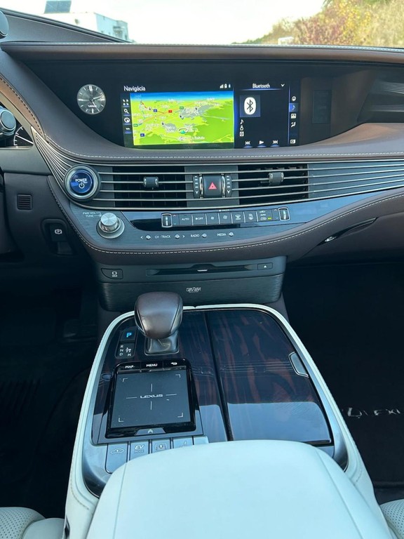 Lexus LS 500h Superior