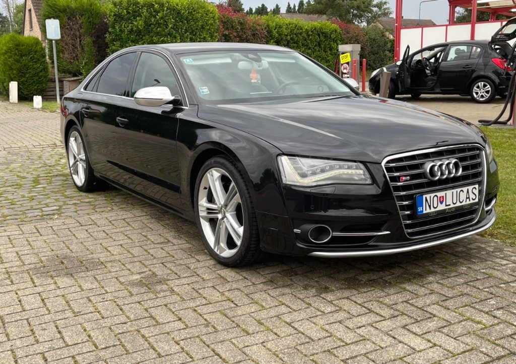 Audi 100 S8 4.2 V8 Quattro