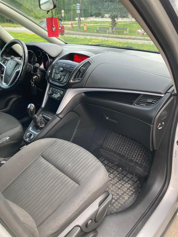Opel Zafira Tourer 2.0 CDTi ECOTEC 130k Enjoy