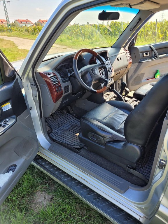 Mitsubishi Pajero 3.2 DI-D GLS koža