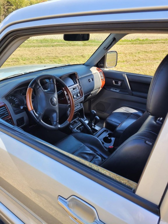 Mitsubishi Pajero 3.2 DI-D GLS koža