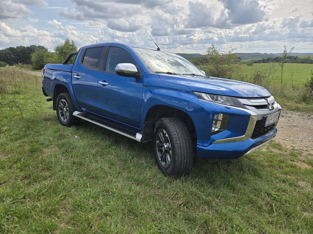 Mitsubishi L 200 2.4 DI-D Double Cab Intense 4WD A/T