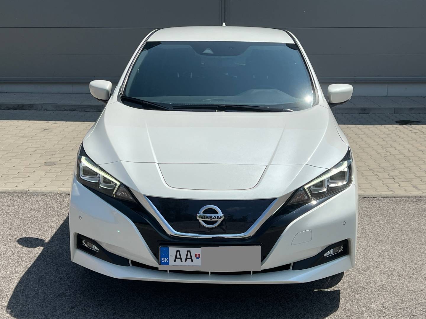 Nissan Leaf N-Connecta 40KWH V ZÁRUKE 360 STUPŇOVÁ KAMERA