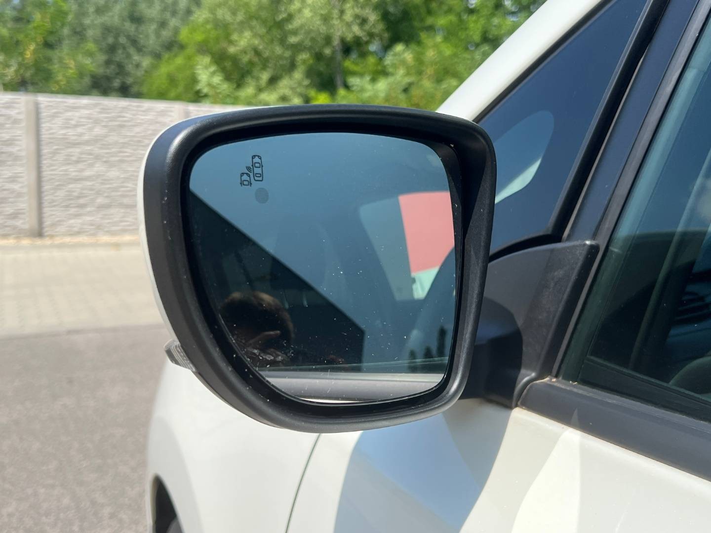 Nissan Leaf N-Connecta 40KWH V ZÁRUKE 360 STUPŇOVÁ KAMERA