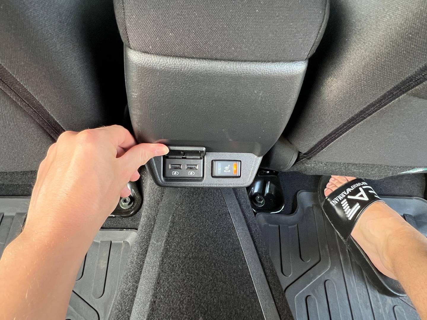 Nissan Leaf N-Connecta 40KWH V ZÁRUKE 360 STUPŇOVÁ KAMERA