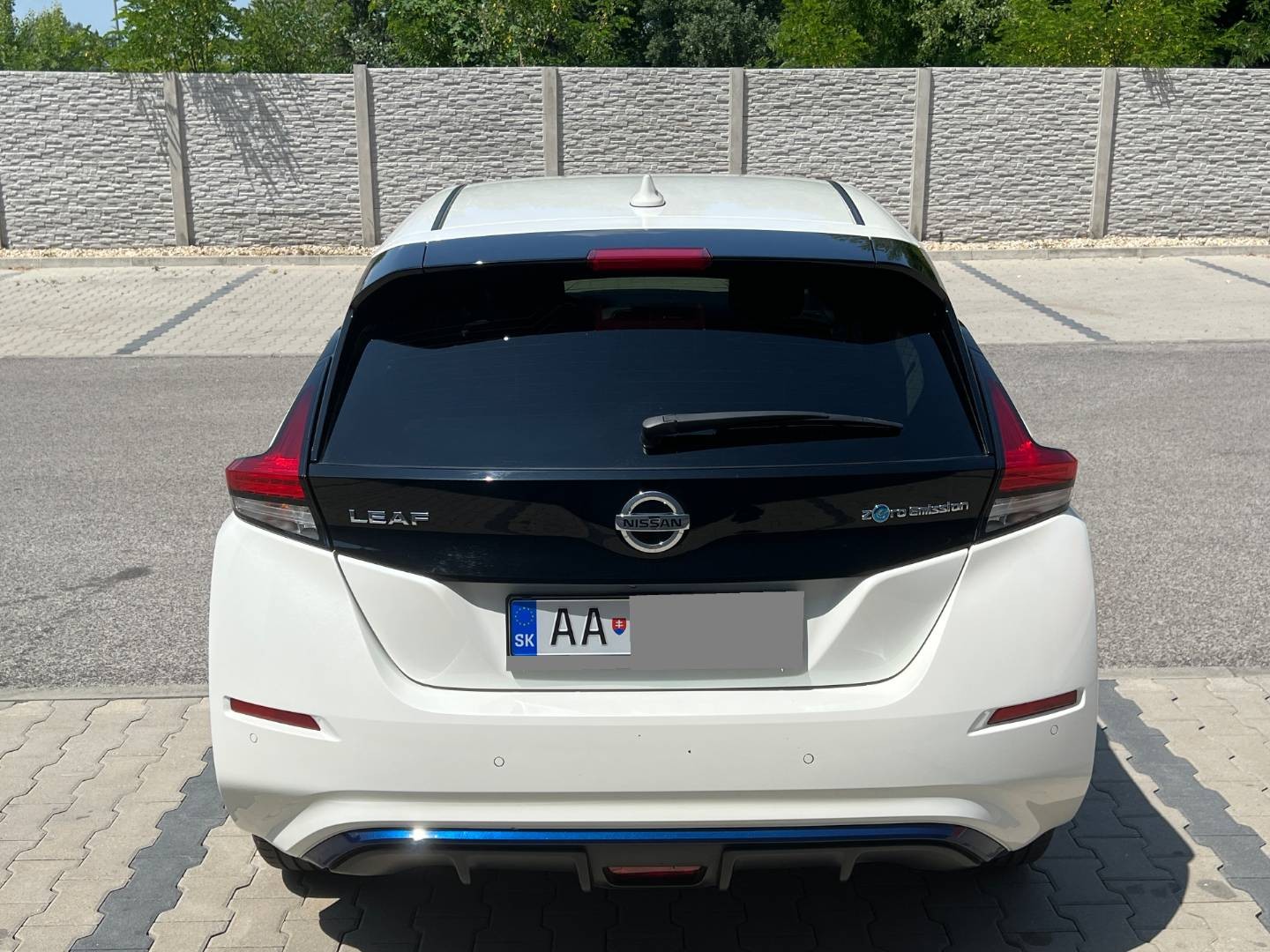 Nissan Leaf N-Connecta 40KWH V ZÁRUKE 360 STUPŇOVÁ KAMERA