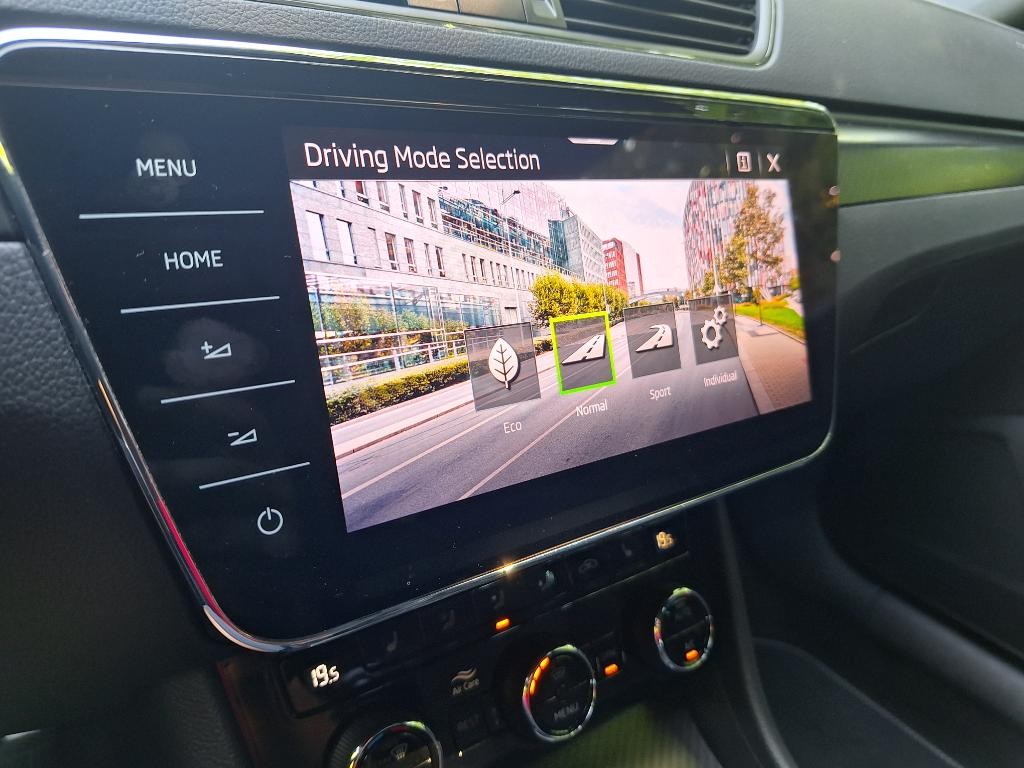 Škoda Superb Combi 2.0 TDI SCR Sportline