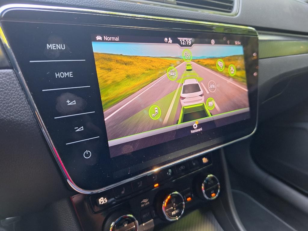 Škoda Superb Combi 2.0 TDI SCR Sportline