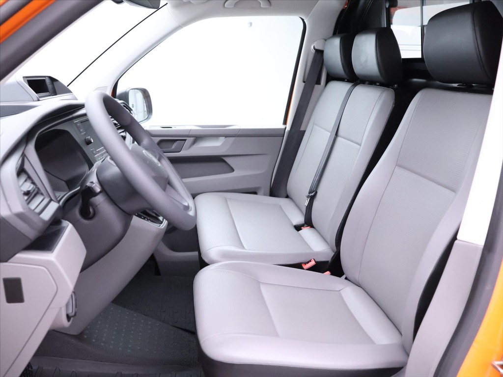 Volkswagen T6 Transporter 2.0 TDi DSG L2