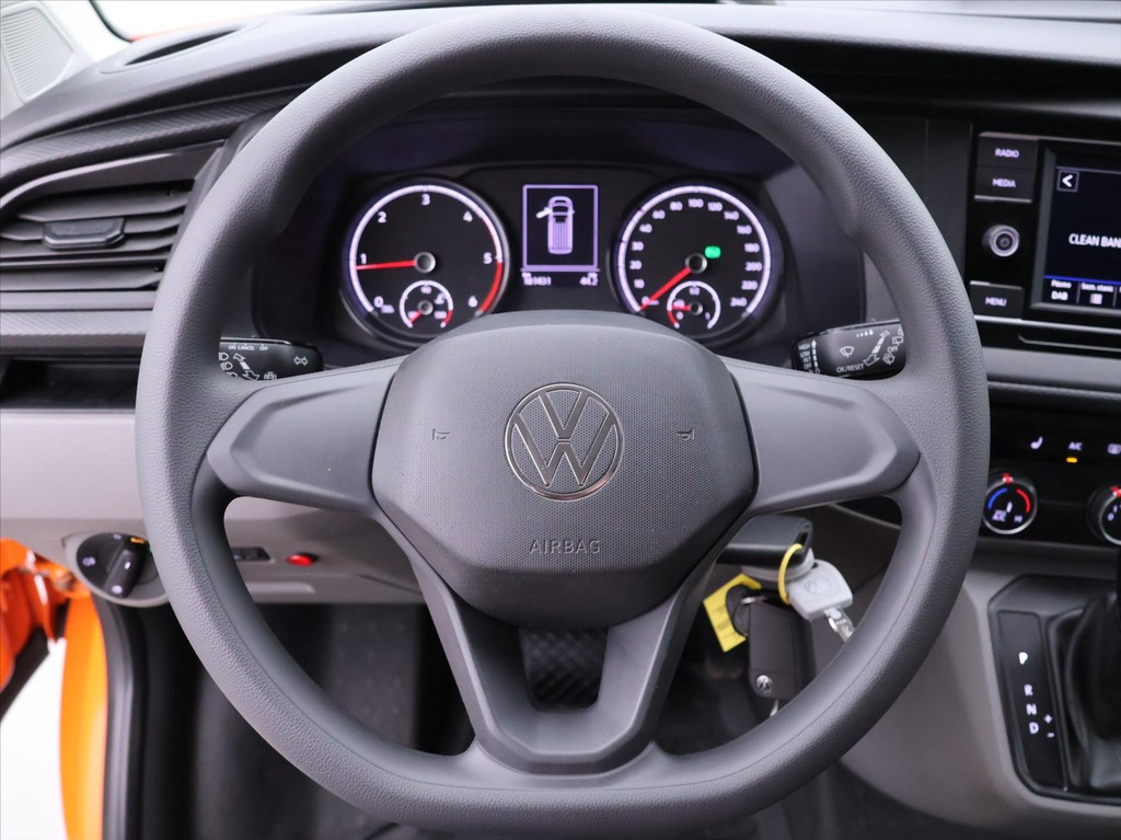 Volkswagen T6 Transporter 2.0 TDi DSG L2