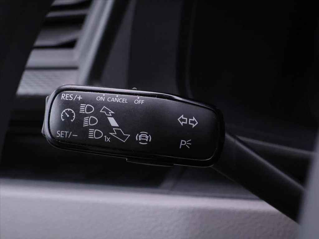 Volkswagen T6 Transporter 2.0 TDi DSG L2