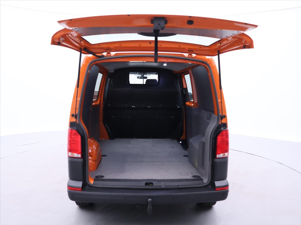 Volkswagen T6 Transporter 2.0 TDi DSG L2