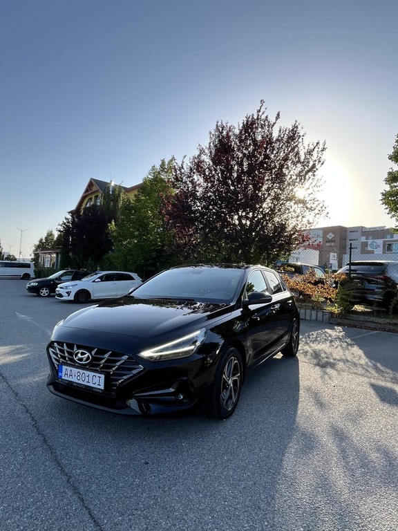 Hyundai i30 1.5i CVVT Play