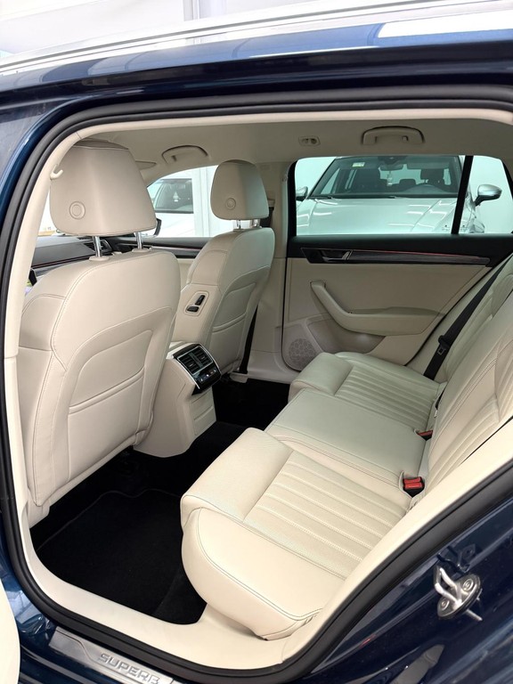 Škoda Superb Combi 2.0 TDI SCR 147kw Premium webasto