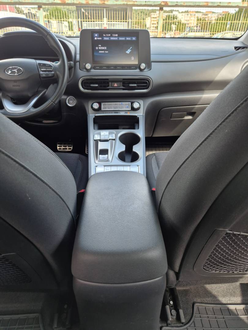 Hyundai Kona Electric 100