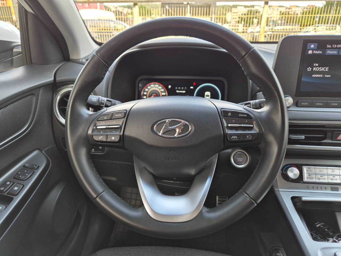 Hyundai Kona Electric 100