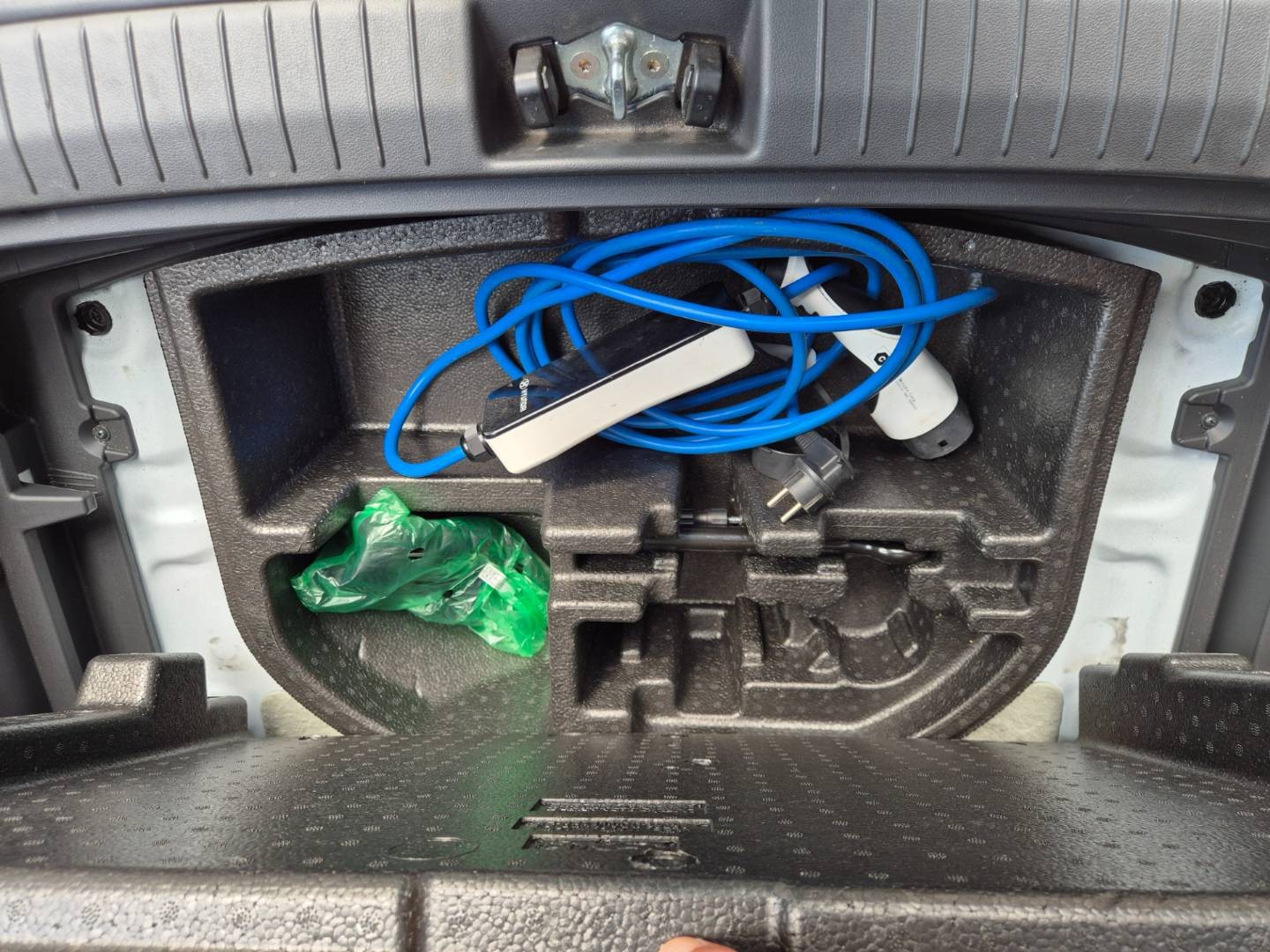 Hyundai Kona Electric 100