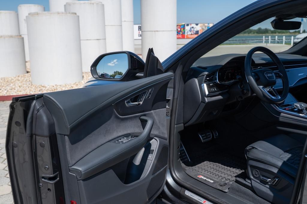 Audi RSQ8 SUV 471kw Automat