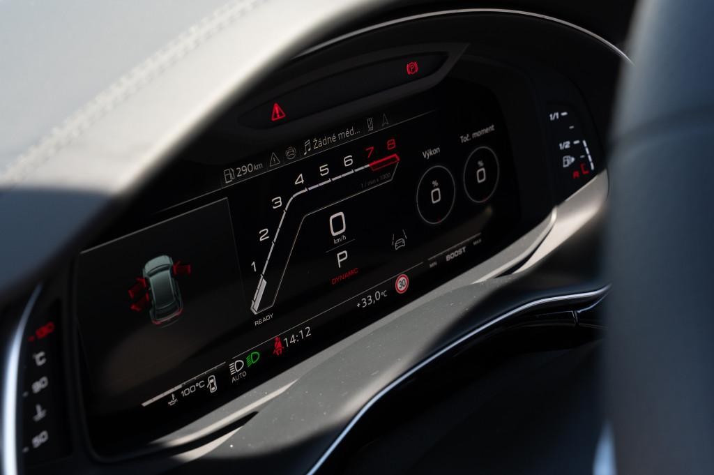 Audi RSQ8 SUV 471kw Automat