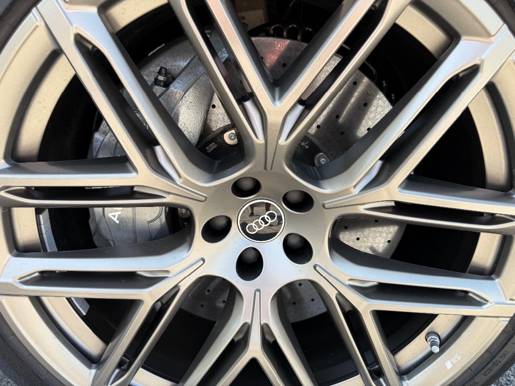 Audi RSQ8 SUV 471kw Automat