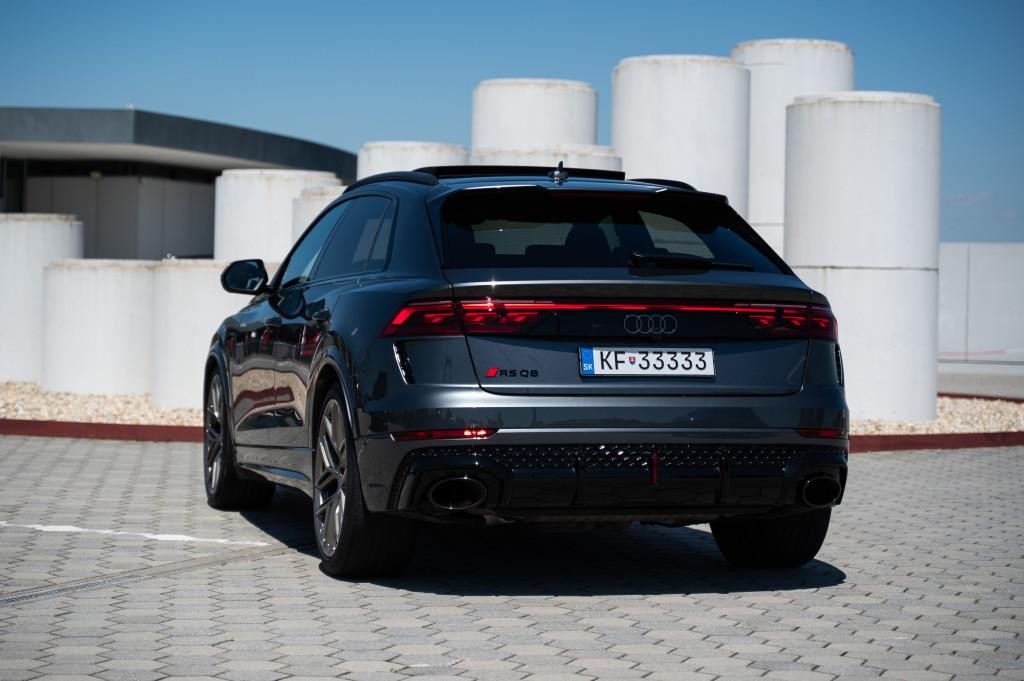 Audi RSQ8 SUV 471kw Automat