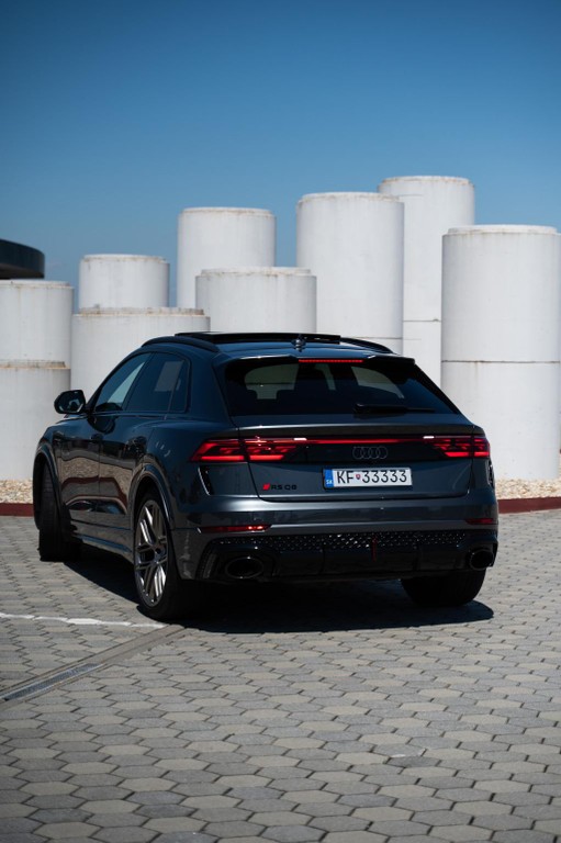 Audi RSQ8 SUV 471kw Automat
