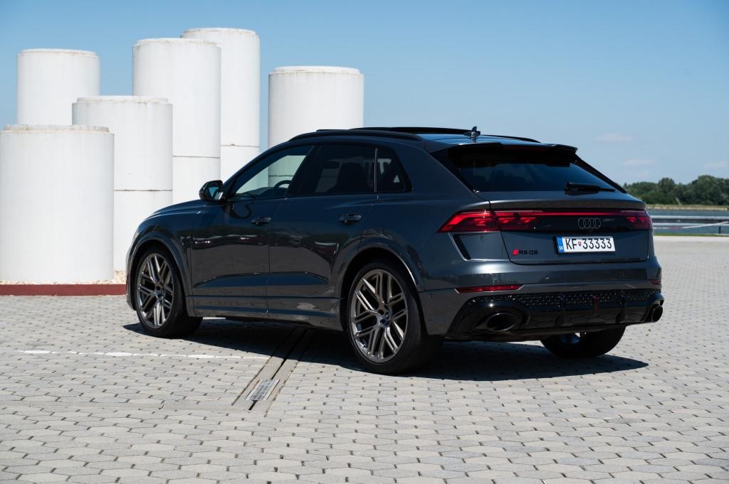 Audi RSQ8 SUV 471kw Automat