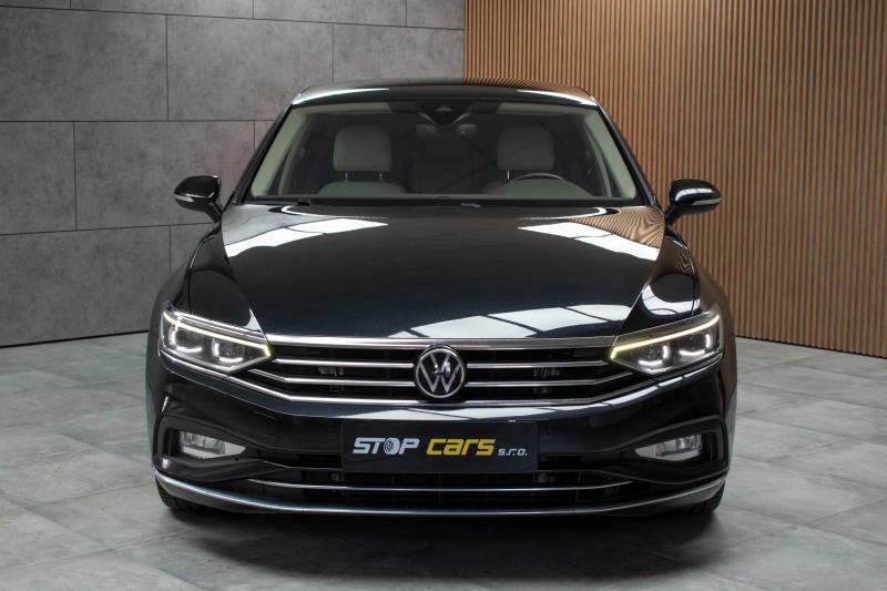 Volkswagen Passat TSI 206kW 4M*VIRTUAL*DPH*ČR*