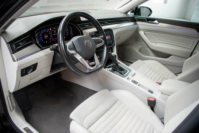 Volkswagen Passat TSI 206kW 4M*VIRTUAL*DPH*ČR*