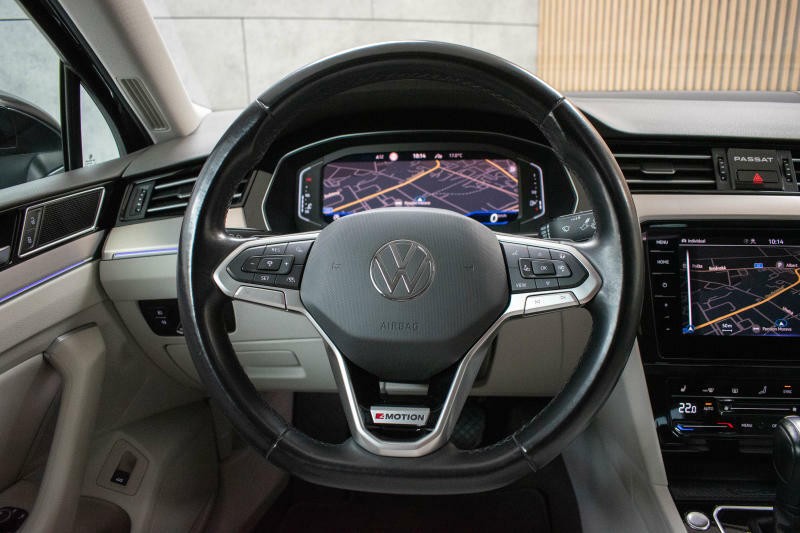 Volkswagen Passat TSI 206kW 4M*VIRTUAL*DPH*ČR*