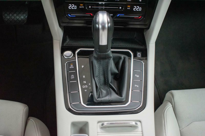 Volkswagen Passat TSI 206kW 4M*VIRTUAL*DPH*ČR*