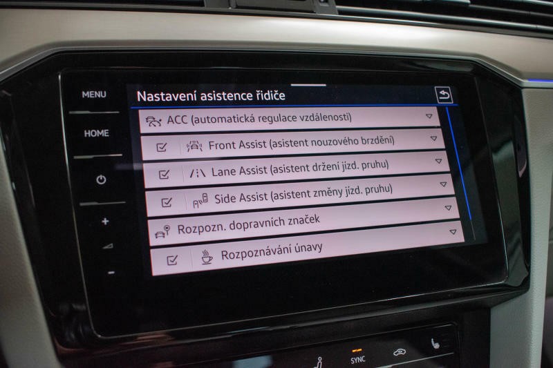 Volkswagen Passat TSI 206kW 4M*VIRTUAL*DPH*ČR*