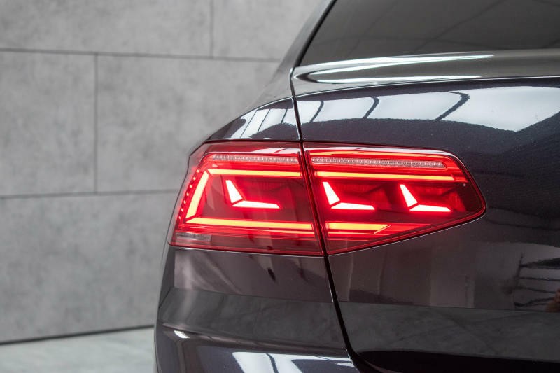 Volkswagen Passat TSI 206kW 4M*VIRTUAL*DPH*ČR*