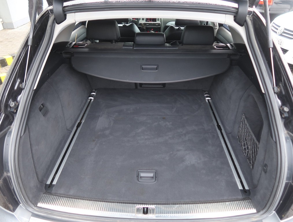 Audi A6 Allroad 3.0 TDI Automat, Serv.kniha, Navigácia, Xenóny