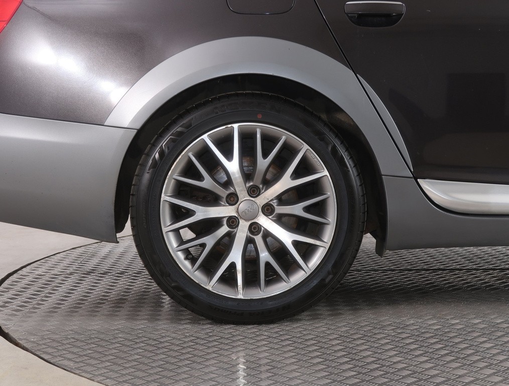 Audi A6 Allroad 3.0 TDI Automat, Serv.kniha, Navigácia, Xenóny