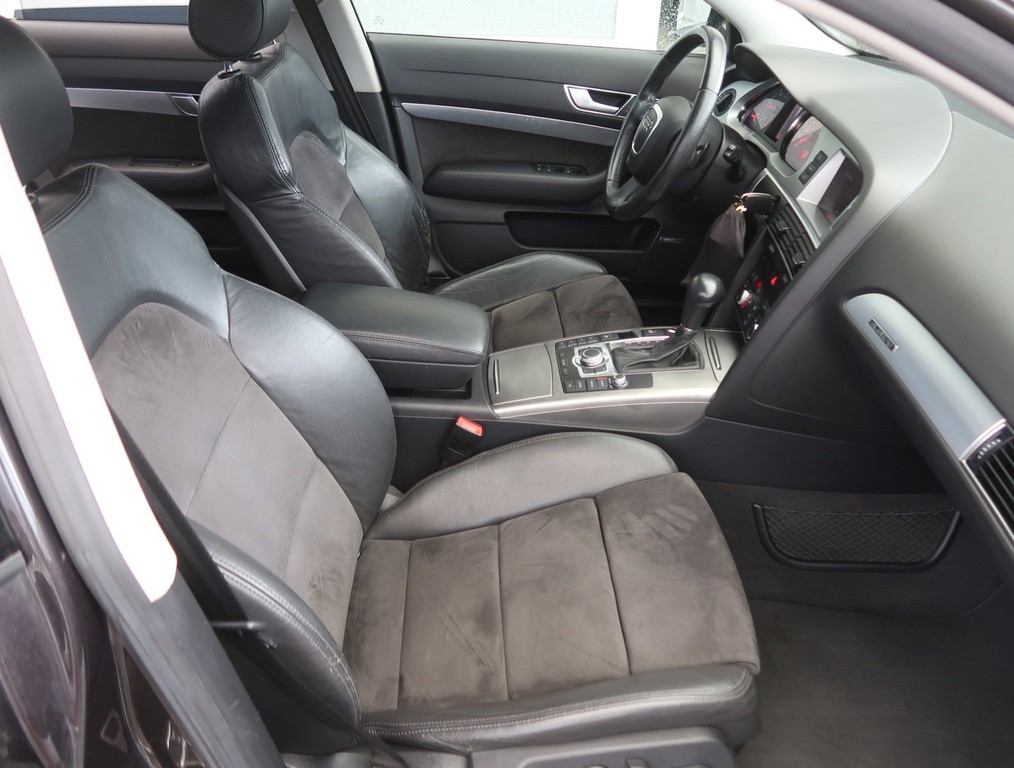 Audi A6 Allroad 3.0 TDI Automat, Serv.kniha, Navigácia, Xenóny