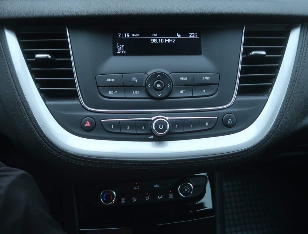 Opel Grandland 1.2 Turbo Serv.kniha, Tempomat, senzor dažďa