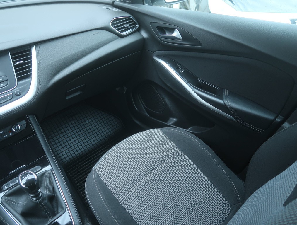 Opel Grandland 1.2 Turbo Serv.kniha, Tempomat, senzor dažďa