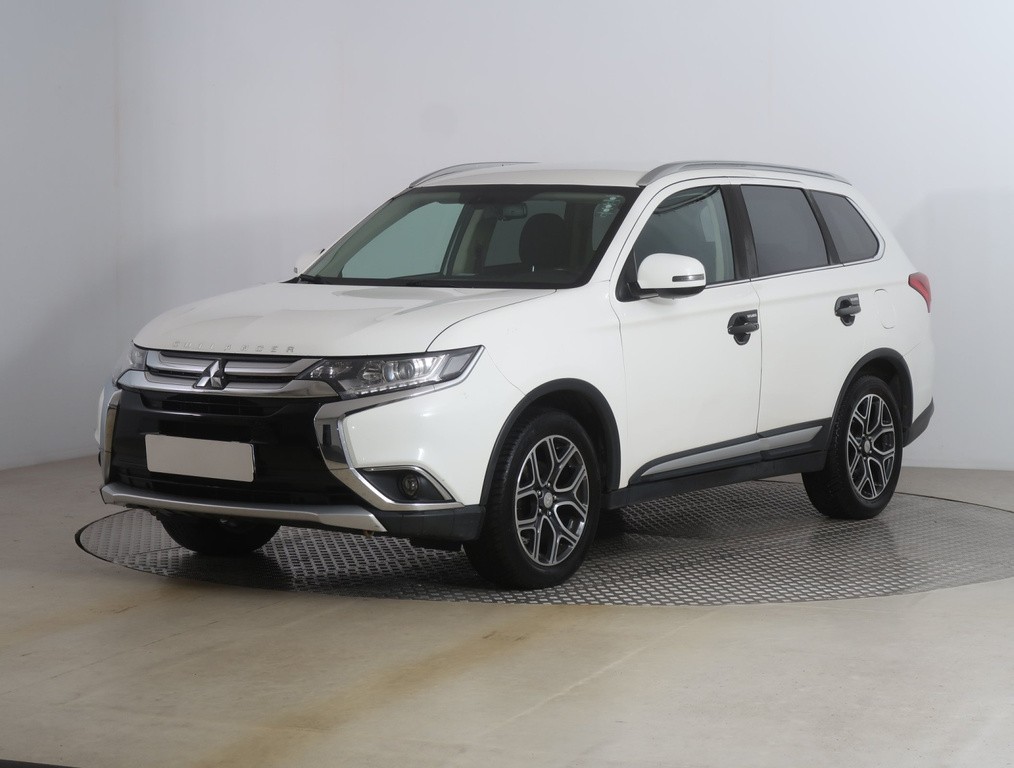 Mitsubishi Outlander Intense 2.0 LPG, Serv.kniha, Xenóny, Bi-Xenóny