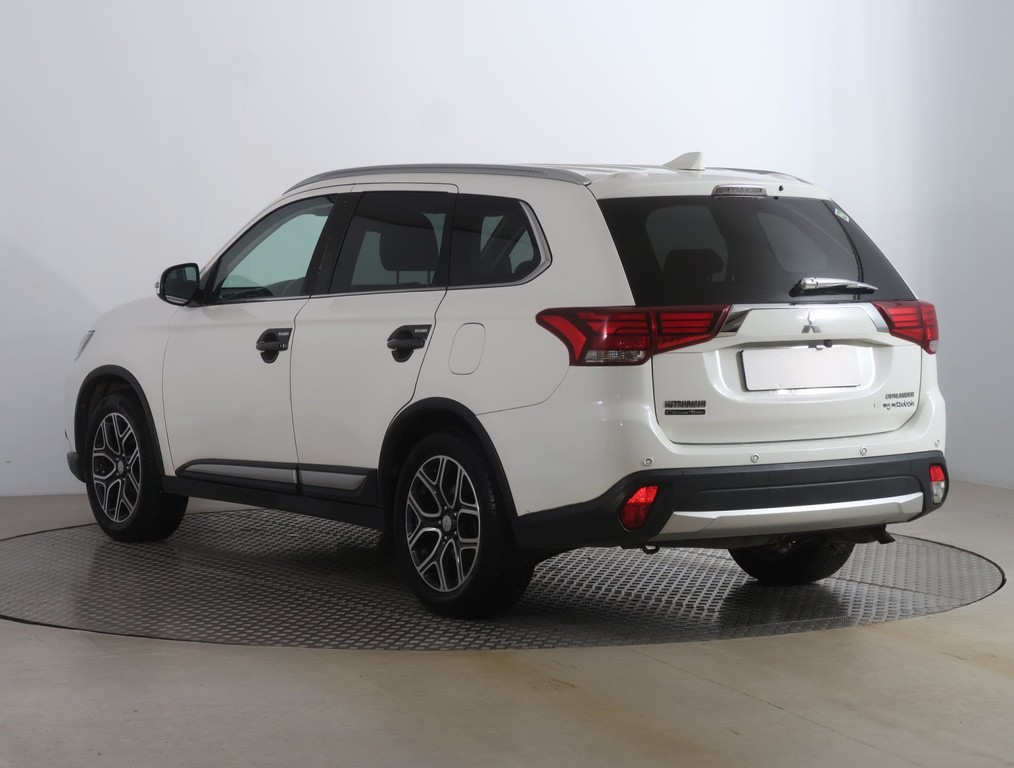 Mitsubishi Outlander Intense 2.0 LPG, Serv.kniha, Xenóny, Bi-Xenóny