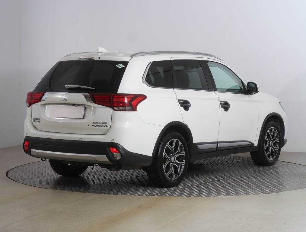 Mitsubishi Outlander Intense 2.0 LPG, Serv.kniha, Xenóny, Bi-Xenóny
