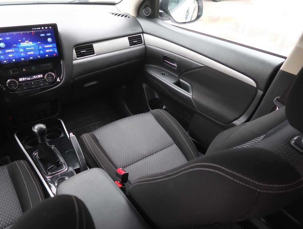 Mitsubishi Outlander Intense 2.0 LPG, Serv.kniha, Xenóny, Bi-Xenóny