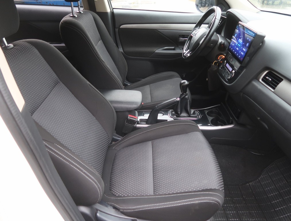 Mitsubishi Outlander Intense 2.0 LPG, Serv.kniha, Xenóny, Bi-Xenóny