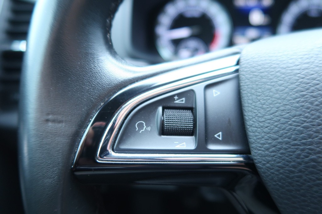 Skoda Karoq 1.6 TDI Navigacia