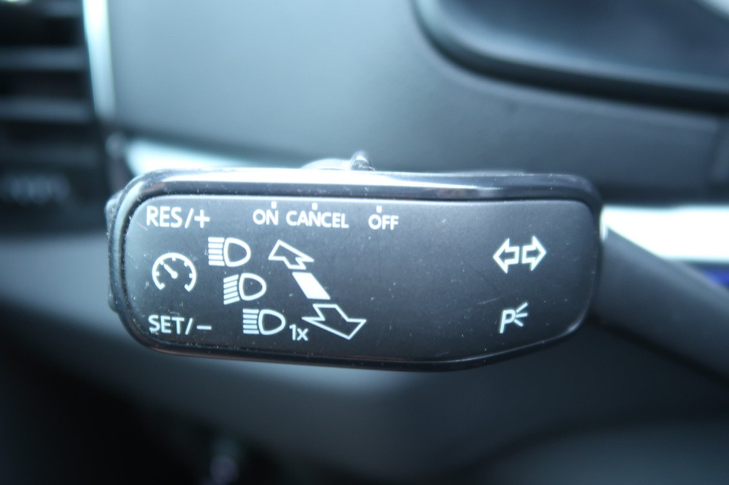 Skoda Karoq 1.6 TDI Navigacia